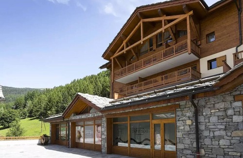 Sainte-Foy-Tarentaise Apartment | Residence Club MMV L'Etoile des Cimes* - 4 rooms 8 people