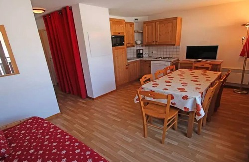 Puy-Saint-Vincent Apartment | Residence Hameau Des Ecrins - HEC112 - APARTMENT 6 PERSONS, SECTOR 1700M