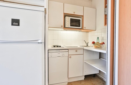 Saint-Tropez Apartment | Residence Pierre & Vacances Eden - Maeva Selection - Studio 4 People village side