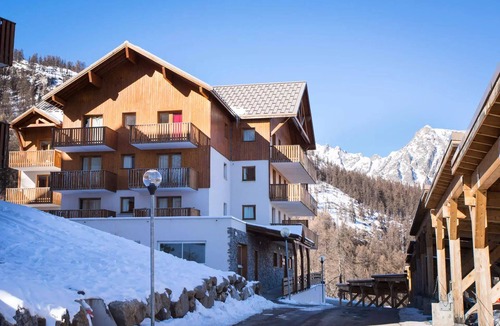 Puy-Saint-Vincent Apartment | Residence The Gentianes - Studio 4 people-Residence LES GENTIANES