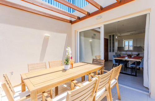 Maleme Apartment | Resitour - Aphrodite Beachfront