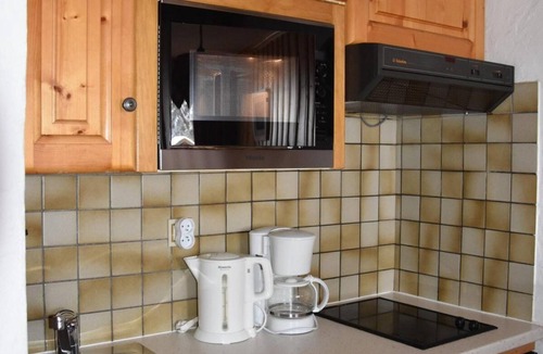 Pralognan-la-Vanoise Apartment | Resort center, 1st floor, balcony, tv, 27m², Pralognan-la-Vanoise
