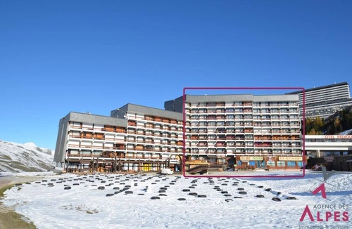 Les Menuires Apartment | Resort center, 1st floor, balcony, tv, 17m², Les Menuires