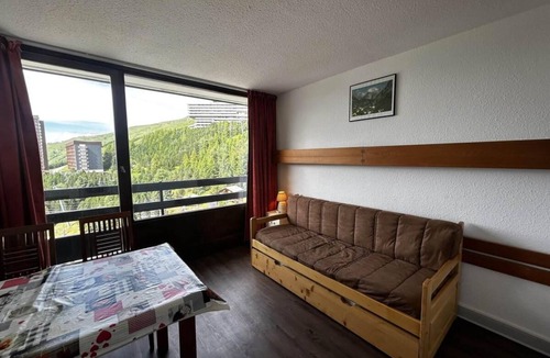 Les Menuires Apartment | Resort center, 7th floor, balcony, tv, 17m², Les Menuires