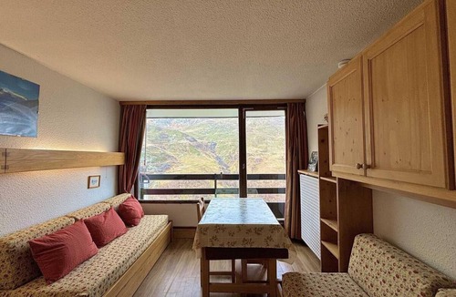 Les Menuires Apartment | Resort center, 8th floor, balcony, tv, 18m², Les Menuires
