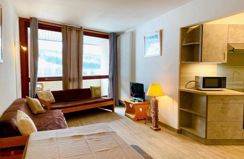 Villard-de-Lans Apartment | Resort center, 9th floor, balcony, parking, 64m², Villard de Lans