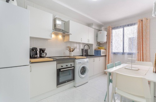Adeje Apartment | Retama Vacation Apartment with Sea Views, Balcony and Wi-Fi