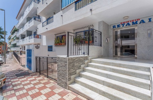 Adeje Apartment | Retama Vacation Apartment with Sea Views, Balcony and Wi-Fi