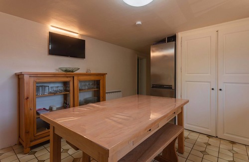 Le Luc Villa | 'Rez De Villa' with Private Terrace and Wi-Fi