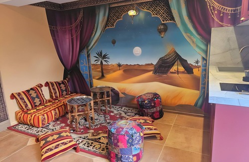 Besse-sur-Issole Bed & Breakfast | Riad 1001 Nights Guest Room