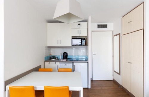 Le Suquet Apartment | RIO - Idéal Congrès-200 m plages - App 6pers- climatisé, terrasse, piscine, parking