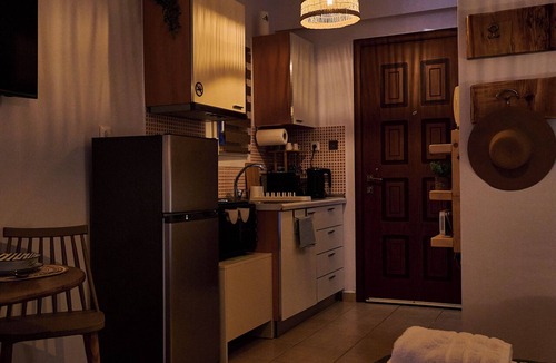 Larissa Apartment | Rio studio apt- Cozy & Quiet Central escape