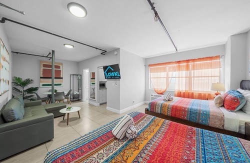 South Beach House | Rock Apartments by Lowkl