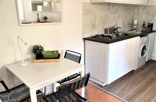 Hyeres Apartment | Romantic apartment 2 rooms 150m beach in villa, terrace, garden, private parking