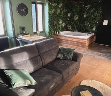 Aix House | Romantic love room house