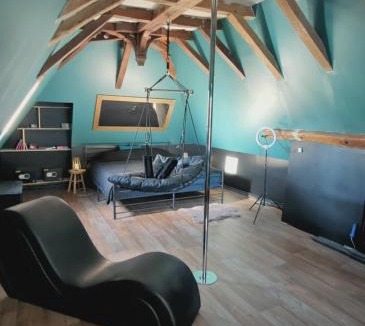 Aix House | Romantic love room house