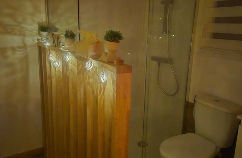 Les Arcs-sur-Argens Apartment | Romantic room