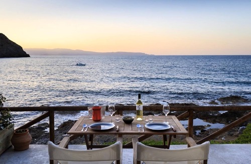 Mochlos Villa | Romantic Waterfront Studio with Uninterrupted Sea Views in Mochlos