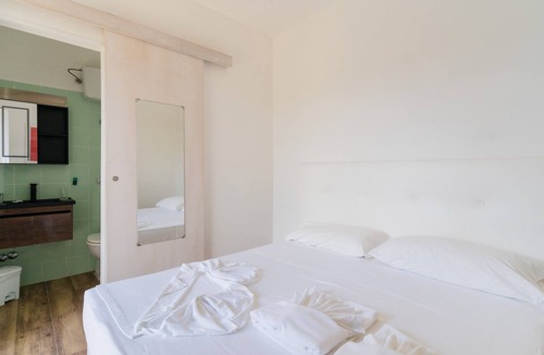 Tuglie House | Room 'Core Resort - Basic 4' with Shared Pool, Wi-Fi and Air Conditioning