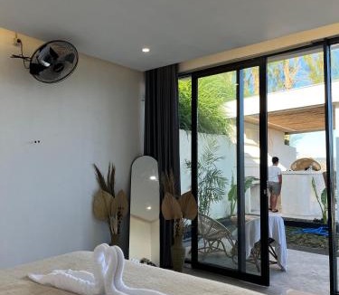 Songan Hotel | Rumah pinggan private pool