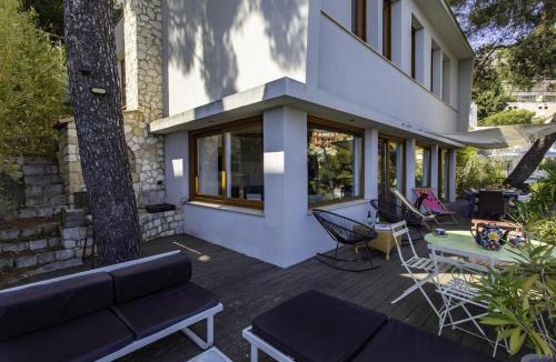 Villefranche-sur-Mer Villa | S13 Staywizus - Villa Panoramic Cap Ferrat view for 8 AC Parking & BBQ
