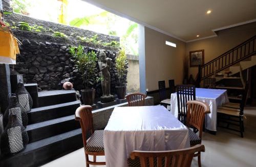 Kedewatan Villa | Sakura Villa Ubud Magical Mini-Resort!