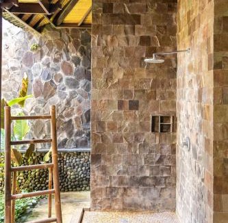 Kedewatan Villa | Sakura Villa Ubud Magical Mini-Resort!