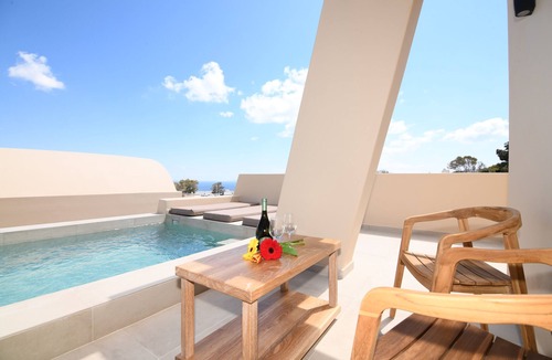Vothon Villa | Santorini - Villa - Sleeps 4 - Pool - Parking