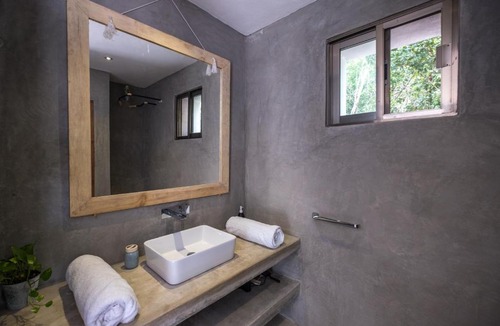 Bacalar House | SANTUARIO SOL LAGOON FRONT 24 PAX 6 br cuartos