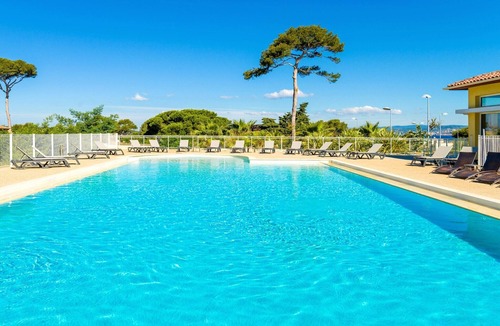 Le Brusc Apartment | Sea View Apartment for 4 in Var