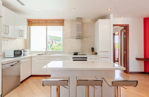 Choeng Thale Apartment | Seafront 2-bedroom apartment in Bangtao beach Thalang Phuket