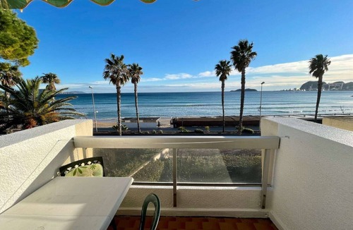 La Ciotat Apartment | Seafront apartment with private parking
