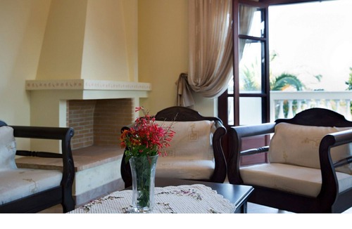 Nimfea Villa | Seafront villa with private garden a few steps away from the beach