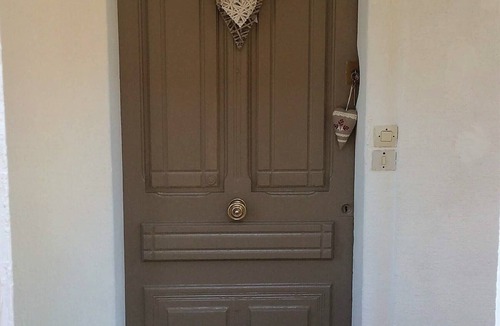 Bandol Apartment | Seaside Villa Apartment with Large Terrace 2 mins from Renecros Beach