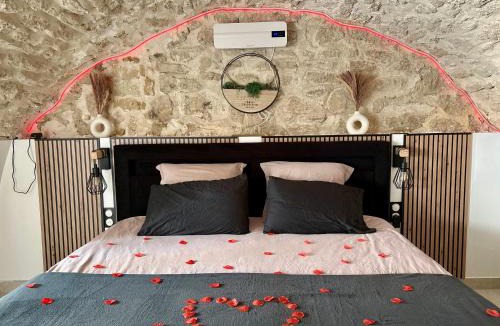 Saint-Chamas Apartment | Secret loveroom-suite romantique avec spa balneo