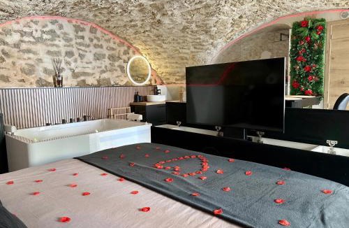 Saint-Chamas Apartment | Secret loveroom-suite romantique avec spa balneo
