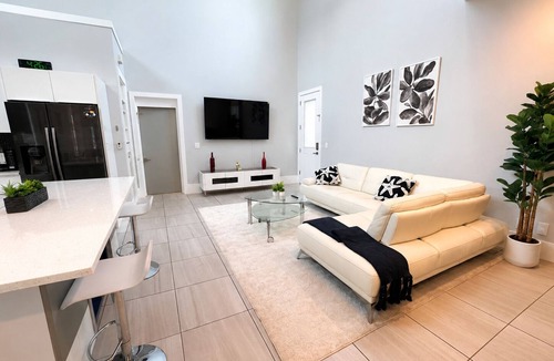 Orlando Villa | Serene 3-bedroom villa with AC in vibrant Orlando