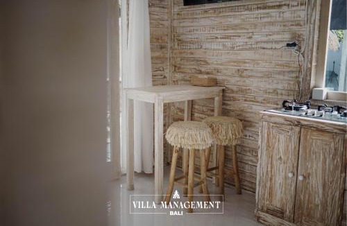 Abang House | Serene Tropical Bungalows Laba Sari