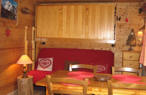 La Salle-les-Alpes Apartment | Serre chevalier 1400, Le Bez, ski slopes, apartment 4 pers. in house.