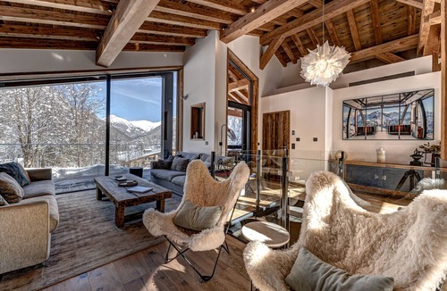 Le Lavancher Ski Chalet | Serviced Alpine Chalet with Indoor Pool