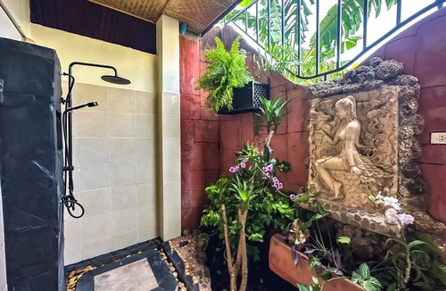 Chalong Hotel | Shanti Lodge Phuket