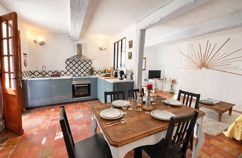 Rognes House | Shepherd’s Cottage – Château Barbebelle Vineyard