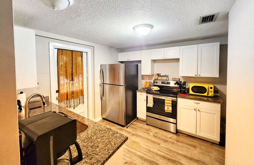 Zephyrhills House | Single family home in Zephyrhills. Semi-furnished.