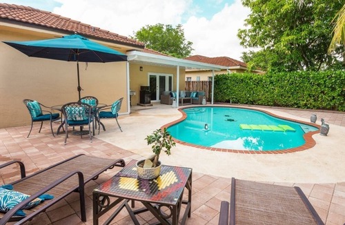 Richmond West House | Single family home near Zoo Miami