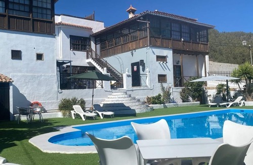 Vilaflor Apartment | Single room with a single bed and en-suite bathroom. The window looks out onto the patio area
