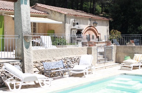 Ventabren Villa | Single storey villa in large park with swimming pool