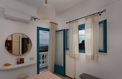 Vourvoulos House | Skarmoutsos Holiday Home|Hot tub|Free parking