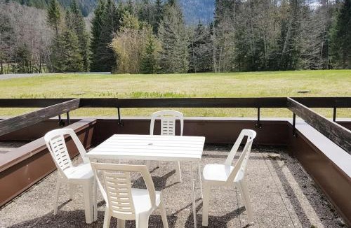 Les Contamines-Montjoie Apartment | SKI AUX PIEDS et PIEDS DANS L'EAU
