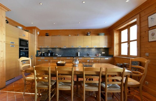 Val-d'Isere Ski Chalet | Ski-in/ski-out access, space, peace and comfort 16 berths