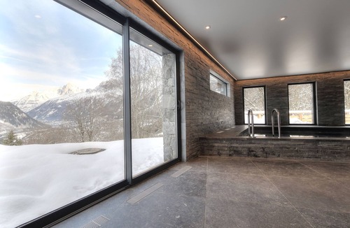Les Houches Ski Chalet | Ski in/Ski out stunning modern chalet with indoor pool and spa
